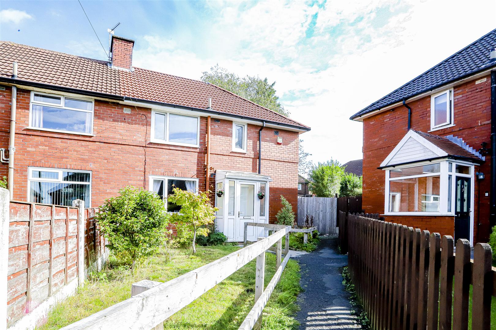 3 Bed Semi-detached House For Sale - Main Image